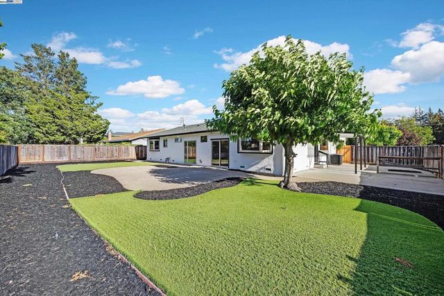 286 Donegal Way, Martinez, CA 94553