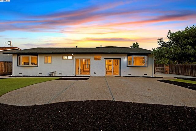 286 Donegal Way, Martinez, CA 94553