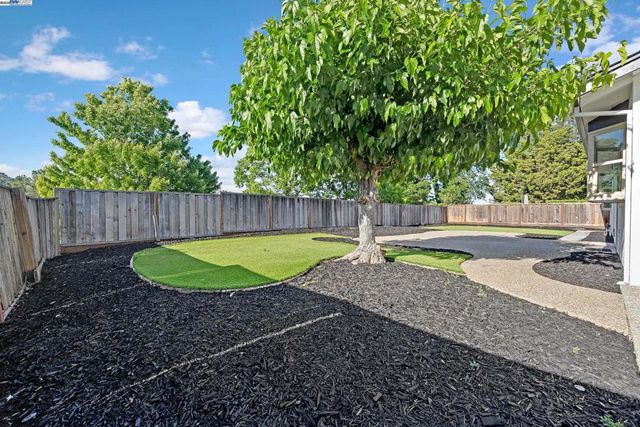 286 Donegal Way, Martinez, CA 94553