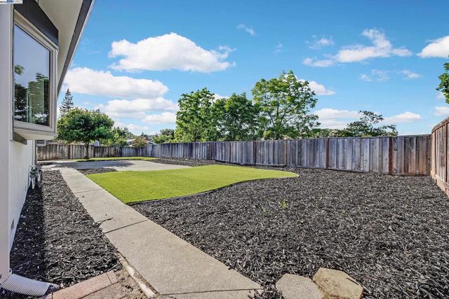 286 Donegal Way, Martinez, CA 94553