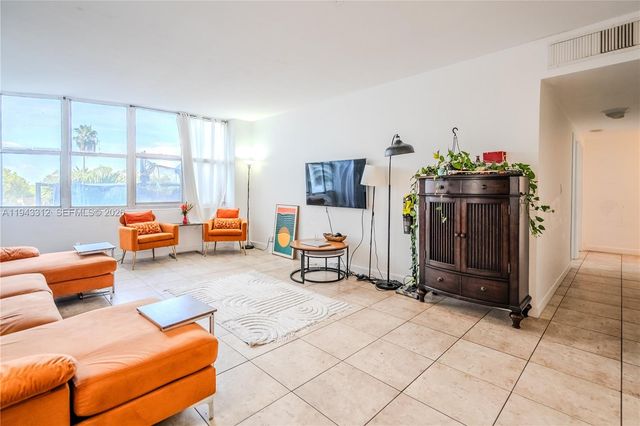 7441 Wayne Ave 2H, Miami Beach, FL 33141