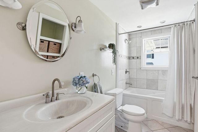 2 Irena Rd, Boston, MA 02124