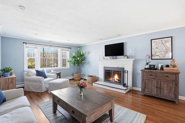 2 Irena Rd, Boston, MA 02124