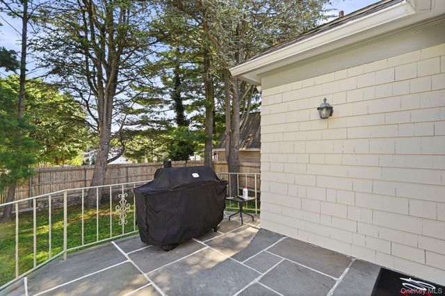 11 Winthrop Avenue, Larchmont, NY 10538