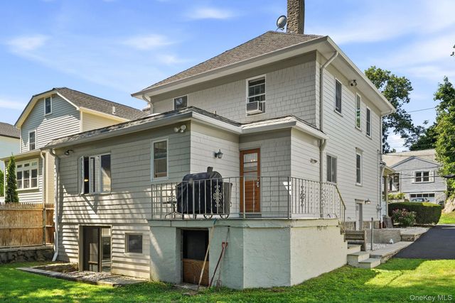 11 Winthrop Avenue, Larchmont, NY 10538