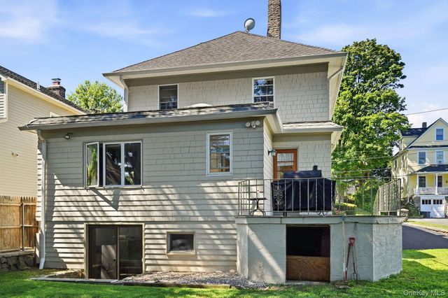 11 Winthrop Avenue, Larchmont, NY 10538