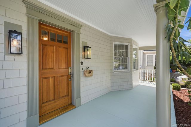 11 Winthrop Avenue, Larchmont, NY 10538