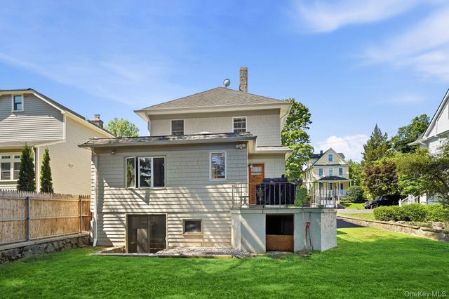 11 Winthrop Avenue, Larchmont, NY 10538
