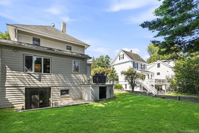 11 Winthrop Avenue, Larchmont, NY 10538