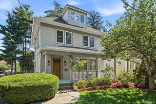 11 Winthrop Avenue, Larchmont, NY 10538