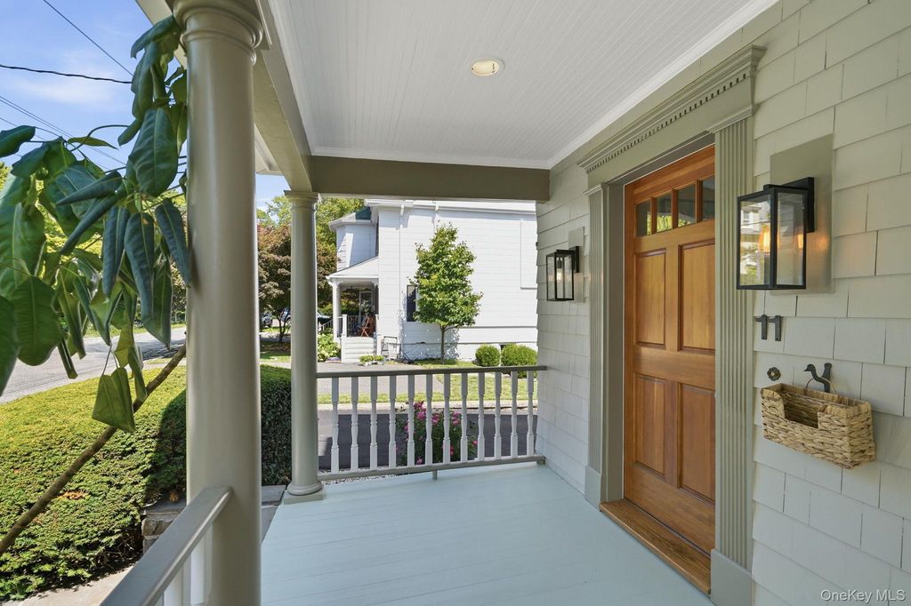 11 Winthrop Avenue, Larchmont, NY 10538 — photo 3