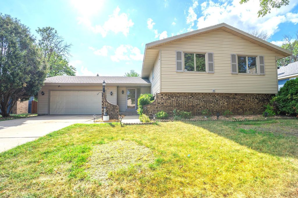 7857 Idaho Avenue N, Brooklyn Park, MN 55445 — exterior