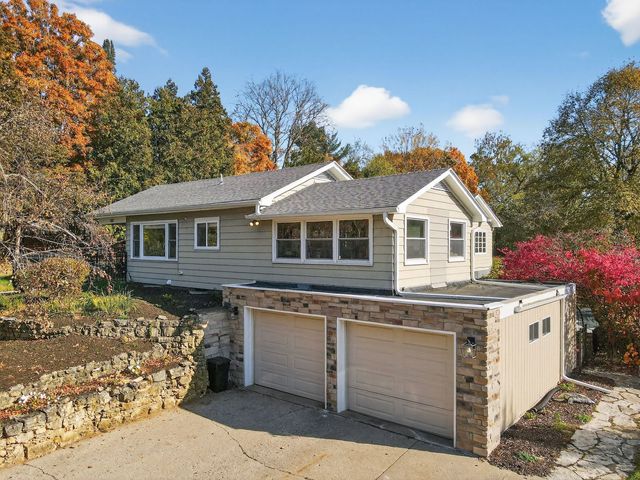 707 Coolidge Place, Rockford, IL 61107