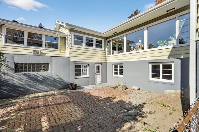 707 Coolidge Place, Rockford, IL 61107