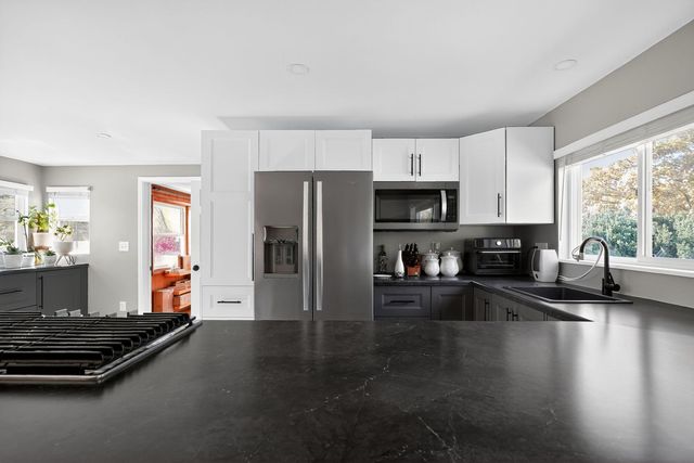 707 Coolidge Place, Rockford, IL 61107