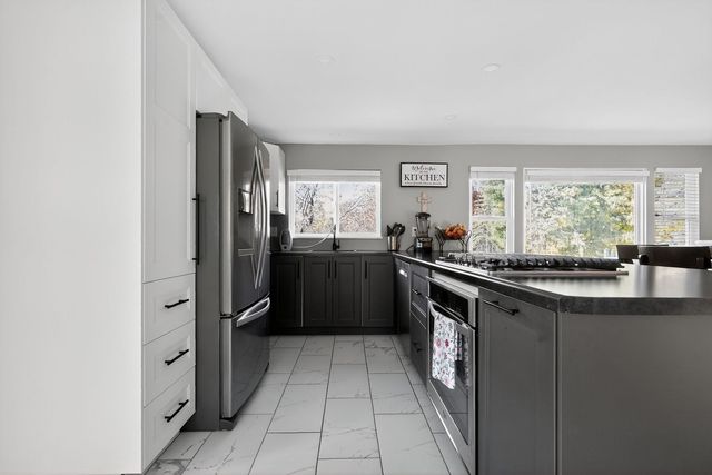 707 Coolidge Place, Rockford, IL 61107