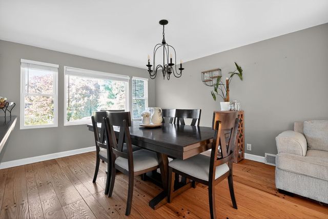 707 Coolidge Place, Rockford, IL 61107