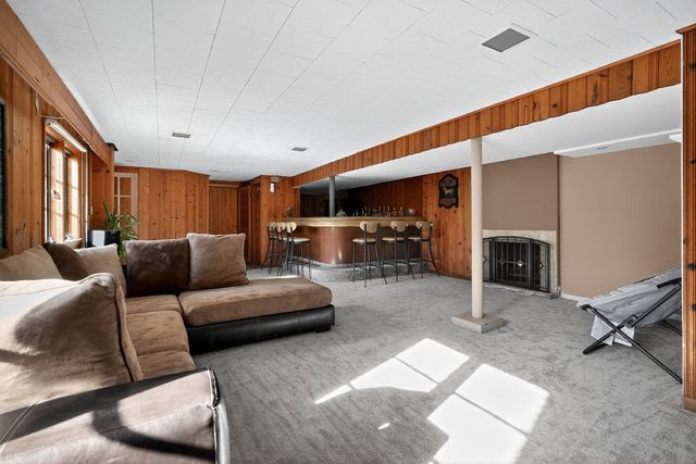 707 Coolidge Place, Rockford, IL 61107