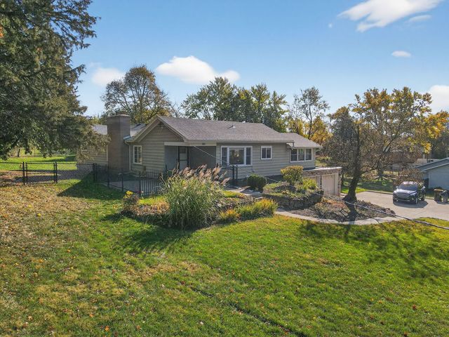 707 Coolidge Place, Rockford, IL 61107