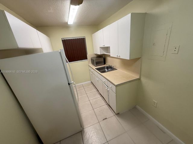 1225 W 30th St 26, Hialeah, FL 33012