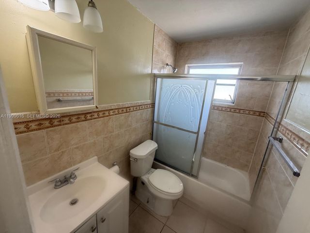 1225 W 30th St 26, Hialeah, FL 33012