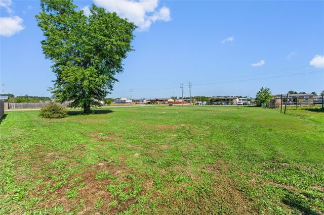 17688 Old Highway 105 E, Conroe, TX 77306