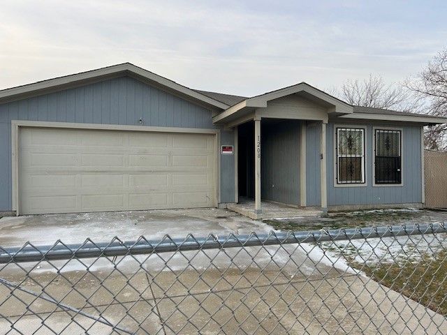 1208 E Daggett Avenue, Fort Worth, TX 76104