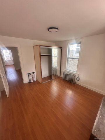 421 S 10th Avenue, Mount Vernon, NY 10550
