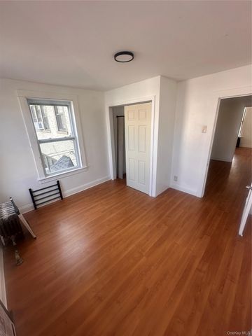 421 S 10th Avenue, Mount Vernon, NY 10550