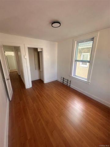 421 S 10th Avenue, Mount Vernon, NY 10550