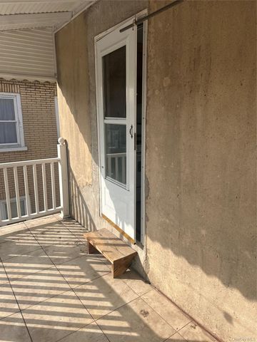 421 S 10th Avenue, Mount Vernon, NY 10550