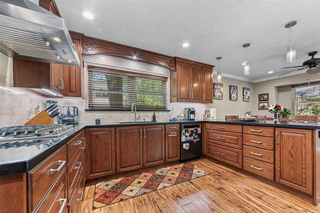 132 Cherry Tree Lane, Friendswood, TX 77546
