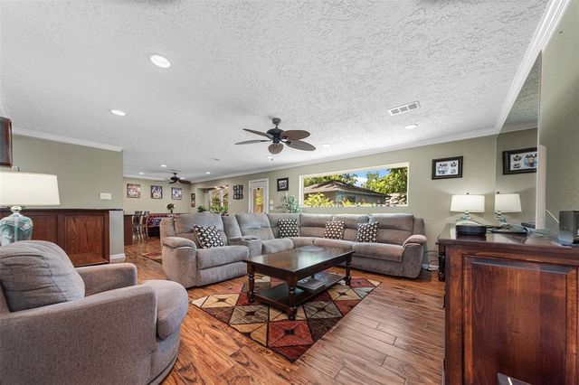 132 Cherry Tree Lane, Friendswood, TX 77546