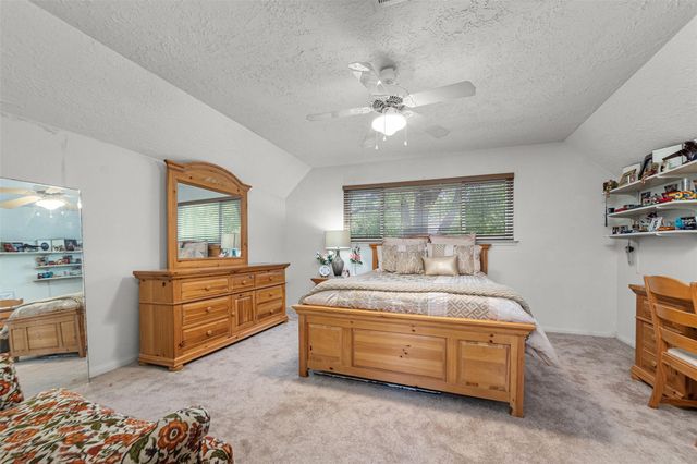 132 Cherry Tree Lane, Friendswood, TX 77546