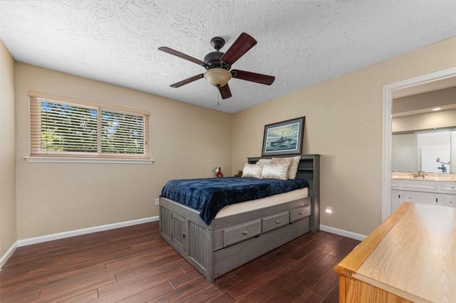132 Cherry Tree Lane, Friendswood, TX 77546