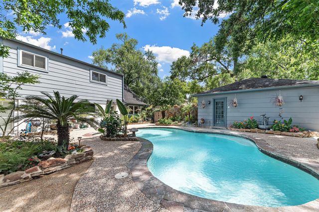 132 Cherry Tree Lane, Friendswood, TX 77546