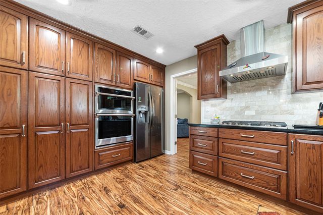 132 Cherry Tree Lane, Friendswood, TX 77546