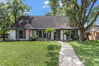 132 Cherry Tree Lane, Friendswood, TX 77546