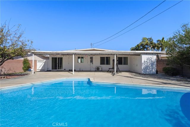 13581 Yosemite Drive, Westminster, CA 92683