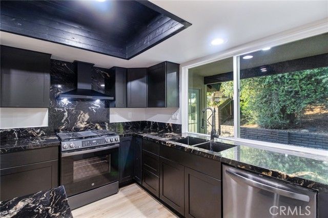 6671 Fairway, Highland, CA 92346