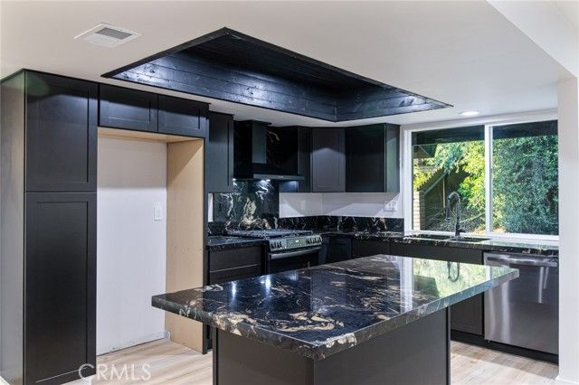 6671 Fairway, Highland, CA 92346