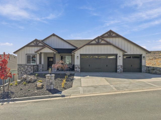74 E Center Ln, Spokane, WA 99208 property photo