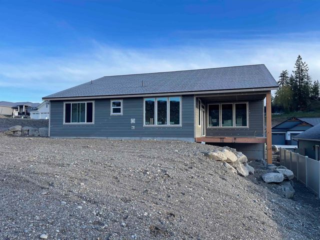 74 E Center Ln, Spokane, WA 99208