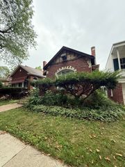 7750 S Crandon Avenue, Chicago, IL 60649
