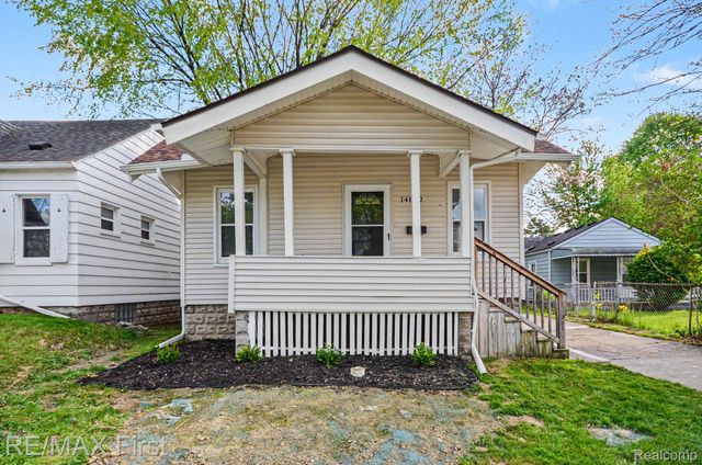 14842 Collinson Avenue, Eastpointe, MI 48021