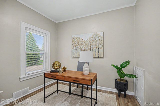 14842 Collinson Avenue, Eastpointe, MI 48021