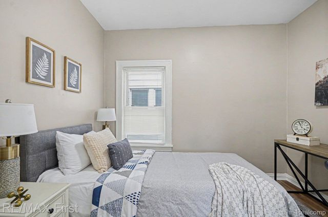 14842 Collinson Avenue, Eastpointe, MI 48021