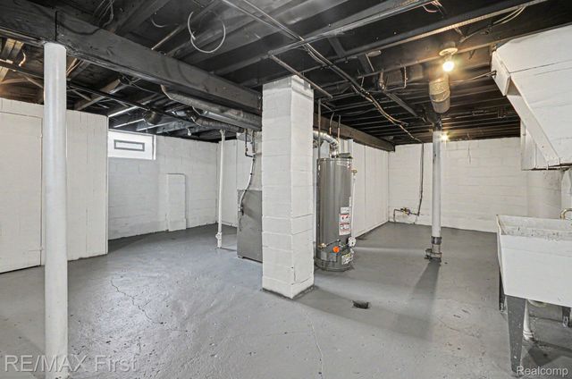 14842 Collinson Avenue, Eastpointe, MI 48021