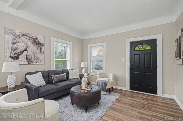 14842 Collinson Avenue, Eastpointe, MI 48021