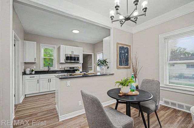 14842 Collinson Avenue, Eastpointe, MI 48021